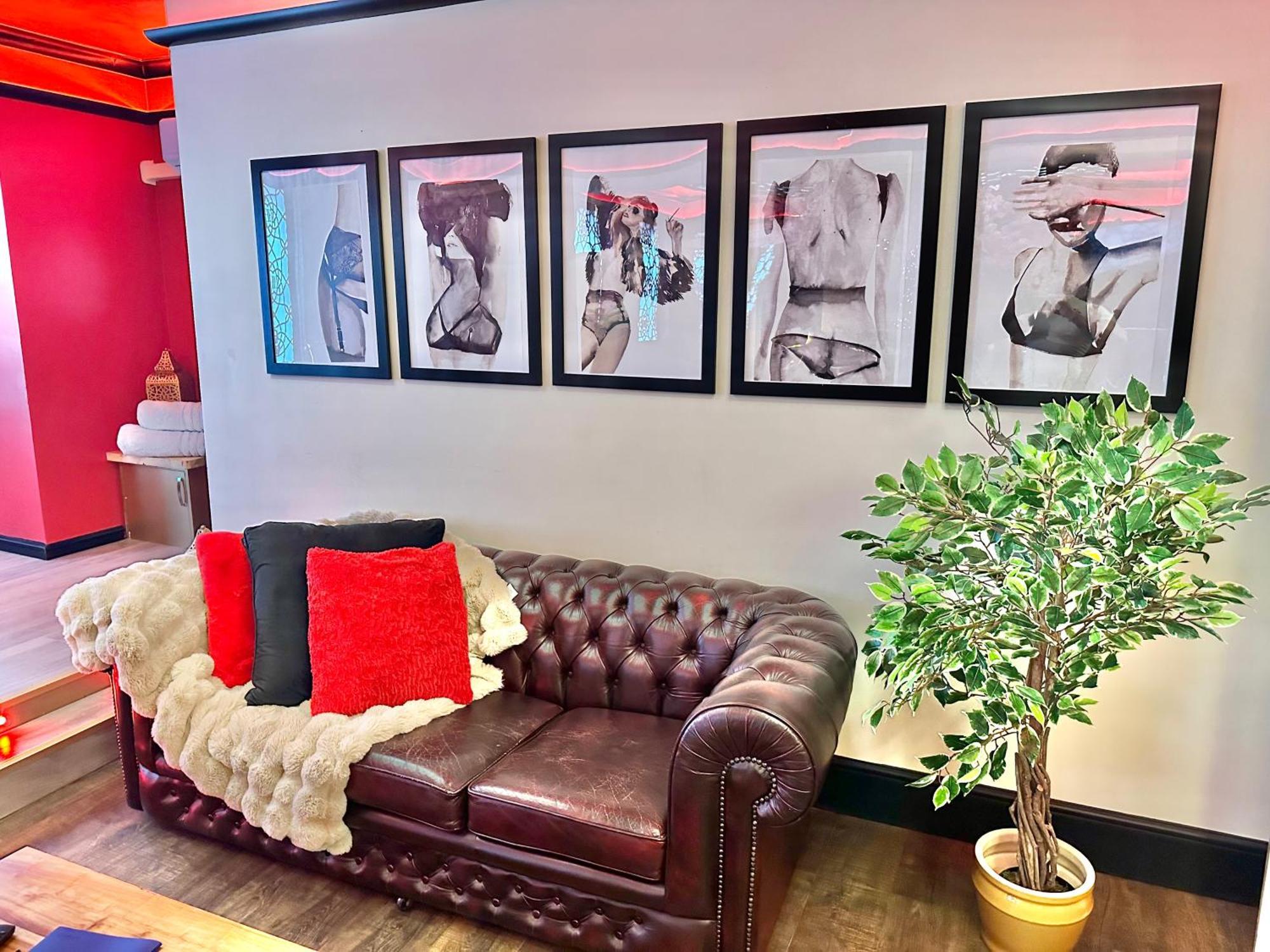 Beyond - Romantic Basement Apartment - Close To Beach - With Parking Bournemouth Zewnętrze zdjęcie
